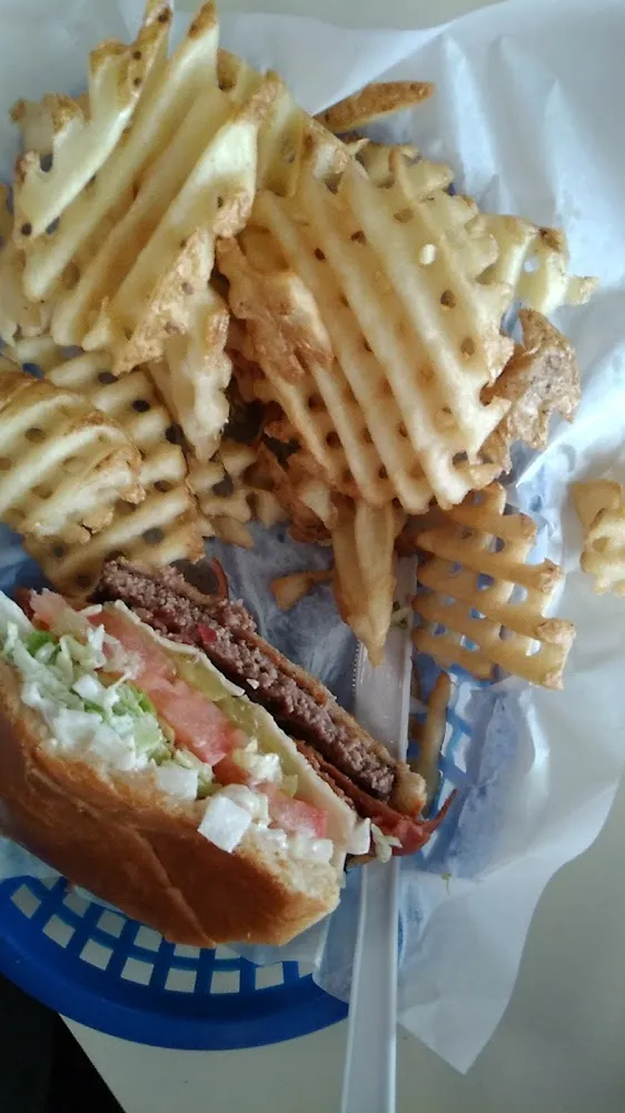 Hamburger with Waggle Fries
